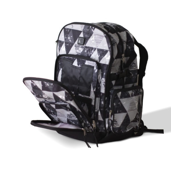 MOCHILA ESTAMPA GRIS CON TRIANGULOS IPACK